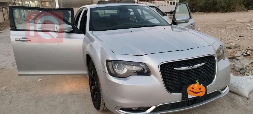 كرايسلر 300
